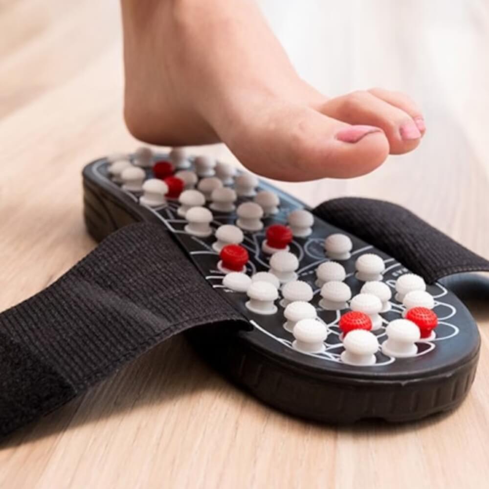 Papuci cu Masaj prin Acupuntură – Relaxare și Confort la Fiecare Pas